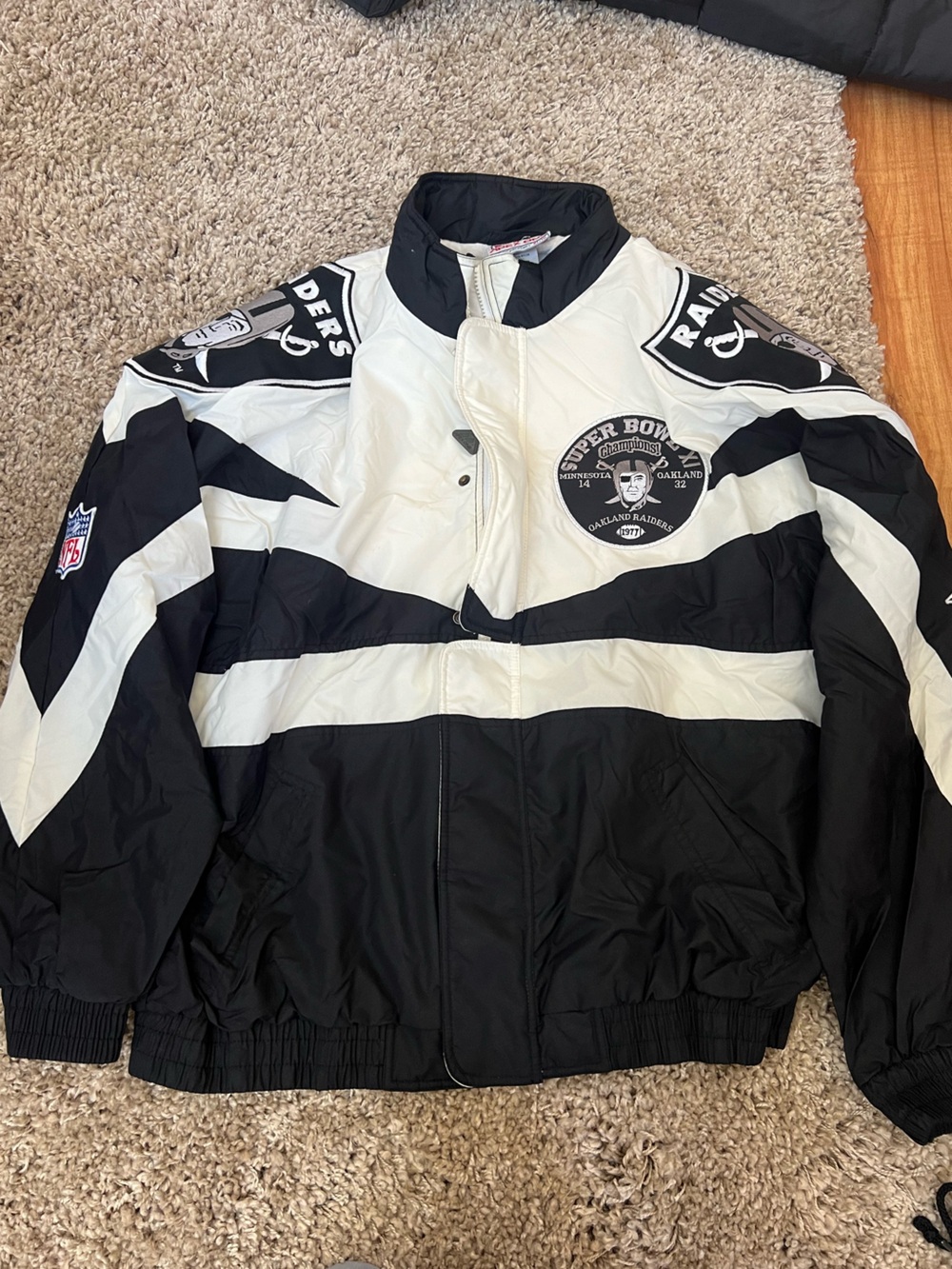 NFL Pro Line Apex One Oakland Raiders Super Bowl XI Bomber Jacket XL